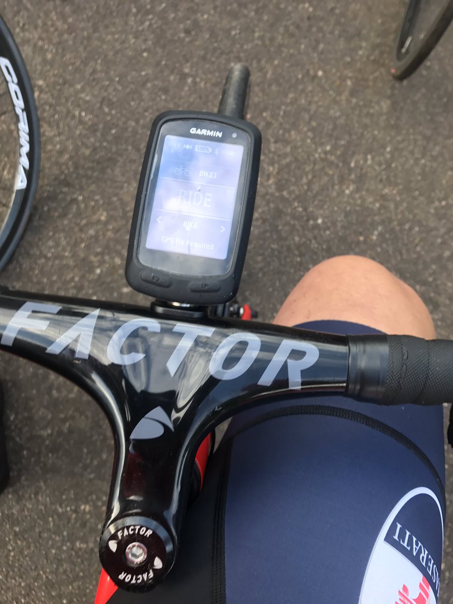 seanmoly's tweet photo. At the start/end of #G1 #S2 #hotchillee #L2P2017. Faultless in effort & style.#factor #OPC #blackinc #conti #teammaserati #O2 #factorpilot https://t.co/bdzppX1tTp