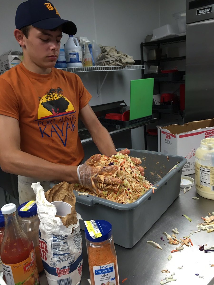 otispaks's tweet photo. Junior basking in the glory of Mt.saint slaw #schoolsoutforsummer #BeMyFriend https://t.co/xXO54WKf1G
