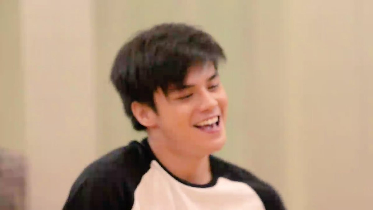 andradamonkz's tweet photo. Nakakainis ung titigan!!! Pwede baaaaa!!!! @BarrettoJulia @iamr2alonte 

#ALTLDefender https://t.co/BSFgAfXVZF