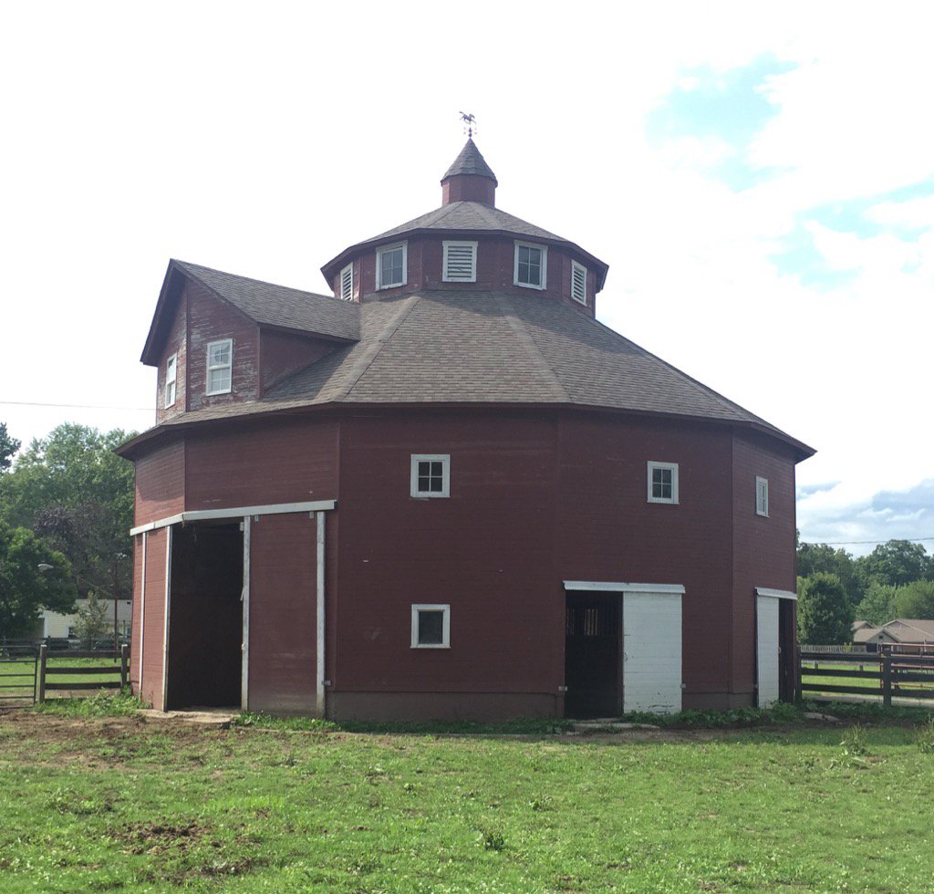 IndianaBarnFND's tweet photo. Last stop on the #BarnstormingIndiana tour: An early 20th century polygonal barn with beautiful clerestory cupola! https://t.co/T17x9YexXy