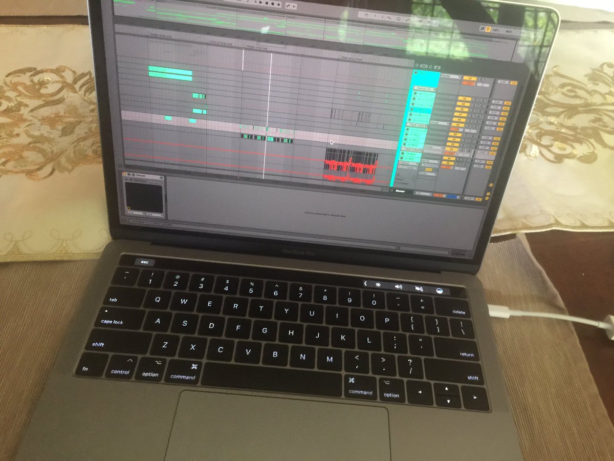 BogBoyOfficial's tweet photo. Got my new cpu #skedda https://t.co/V3CBcm5UA6