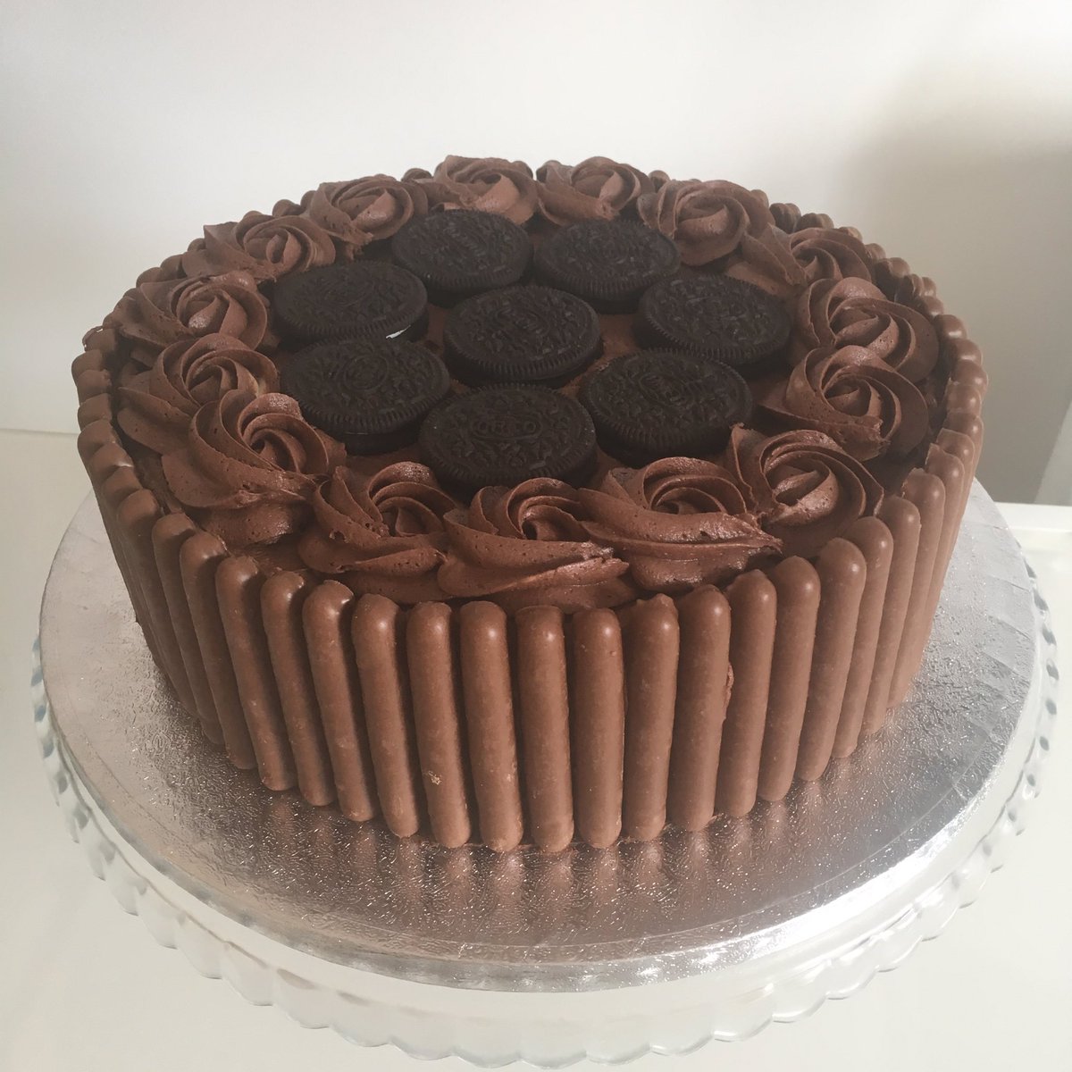CakeByDominique's tweet photo. This weeks cakes! https://t.co/PO0yft38RC