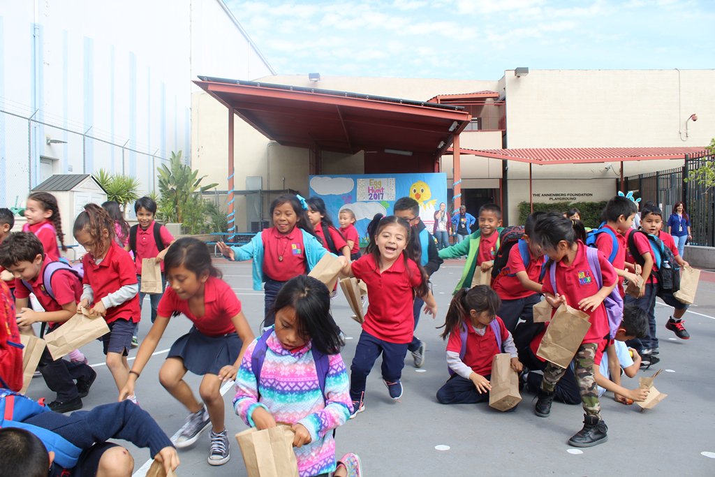 paralosninosorg's tweet photo. #FlashBackFriday #PLN #CharterElementary #Students and #Staff welcomed #spring #season during our annual #SpringEggHunt #celebration. https://t.co/rA3Dgd3Ufe