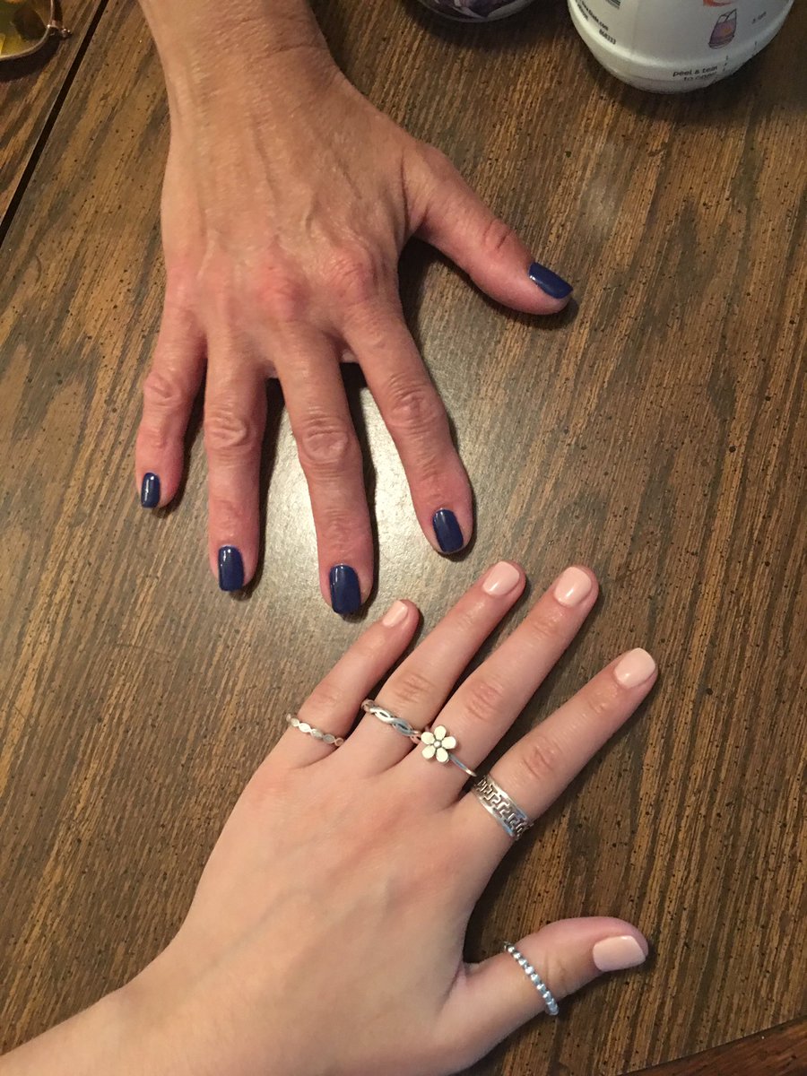 mandaokay's tweet photo. When you get your nails done & you feel like a queen πΈπΌπ
π» #alwayslay #meandmutti https://t.co/G3sLF5Qvfd