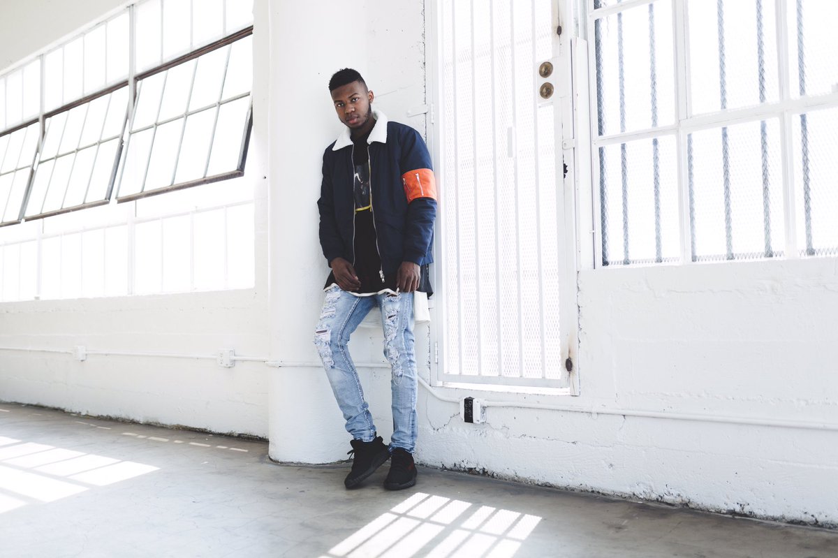 Crysp Denim tweet media