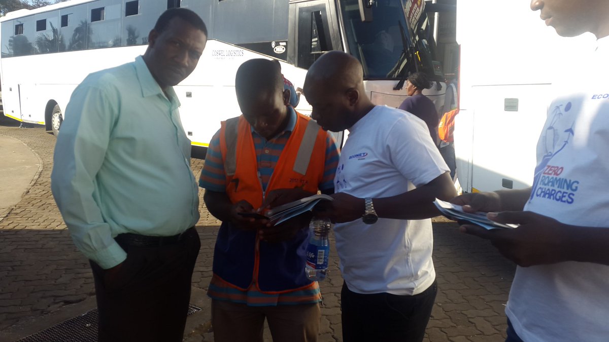 bevraa's tweet photo. @clyme educating travellers &amp; #Econet customers @ Roadport on #Econetplus. Move over &amp; enjoy local tariffs whilst roaming. https://t.co/uwVdmhWsT2