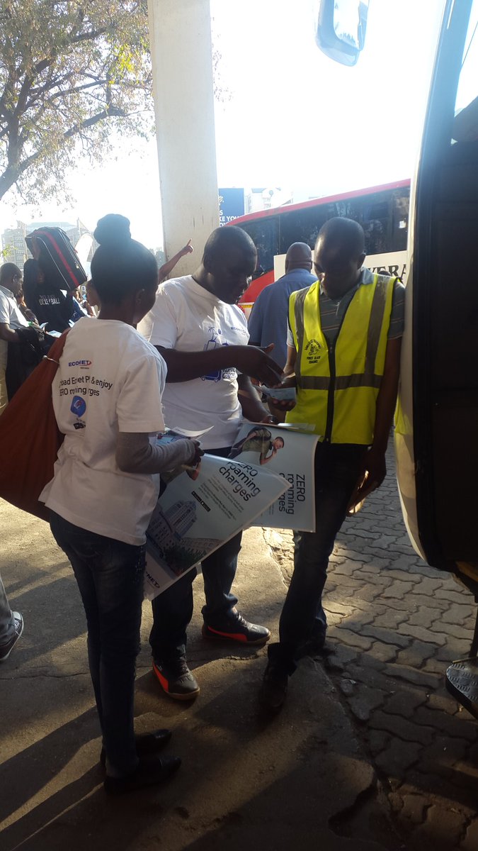 bevraa's tweet photo. @clyme educating travellers &amp; #Econet customers @ Roadport on #Econetplus. Move over &amp; enjoy local tariffs whilst roaming. https://t.co/uwVdmhWsT2
