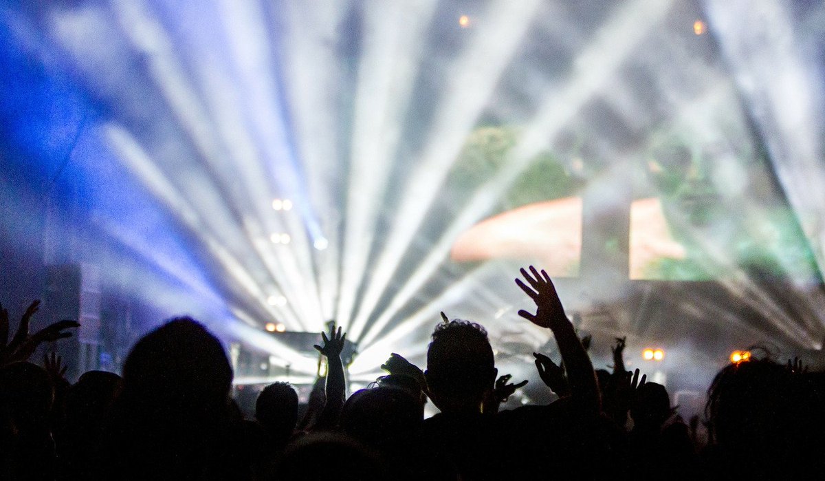 TheBabylonBee's tweet photo. Thousands Saved After Worship Band Nails Sick Bass Drop https://t.co/7Sl048YgEi https://t.co/iLQIIUSAPc