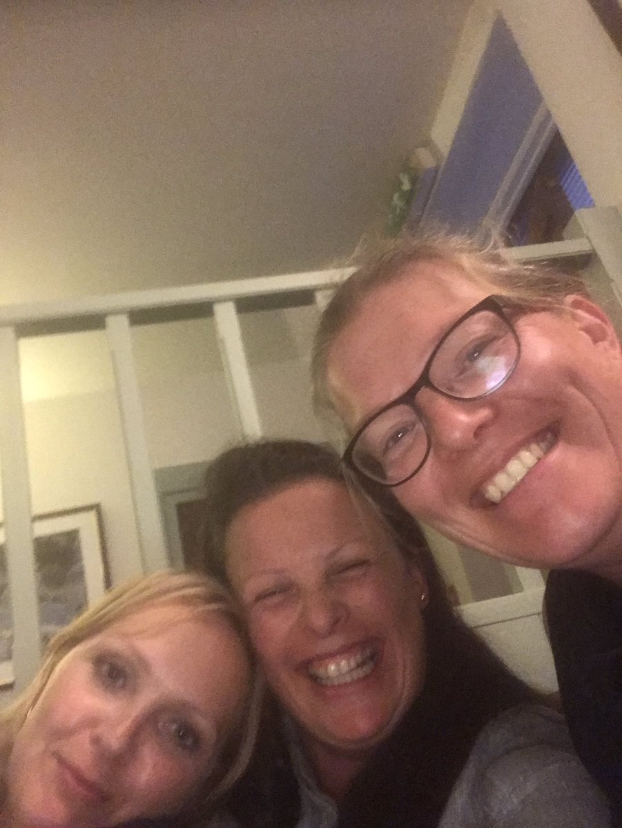 hchdavies's tweet photo. Well..... #diddly-ist kitch #sorecheeks https://t.co/kYnDqoAYrP