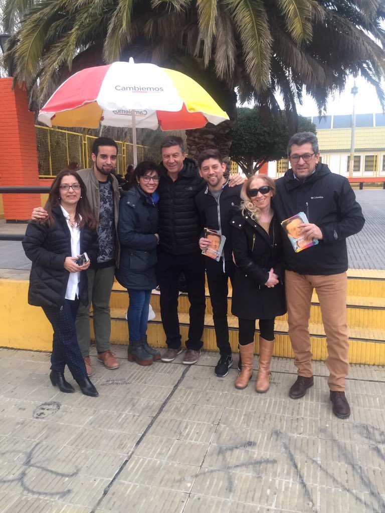 gustamenna's tweet photo. #Ahora en la plaza de la esc 83 de #Comodoro. Cara a cara con los vecinos. #CambiandoJuntos https://t.co/EhxVQuDa8q