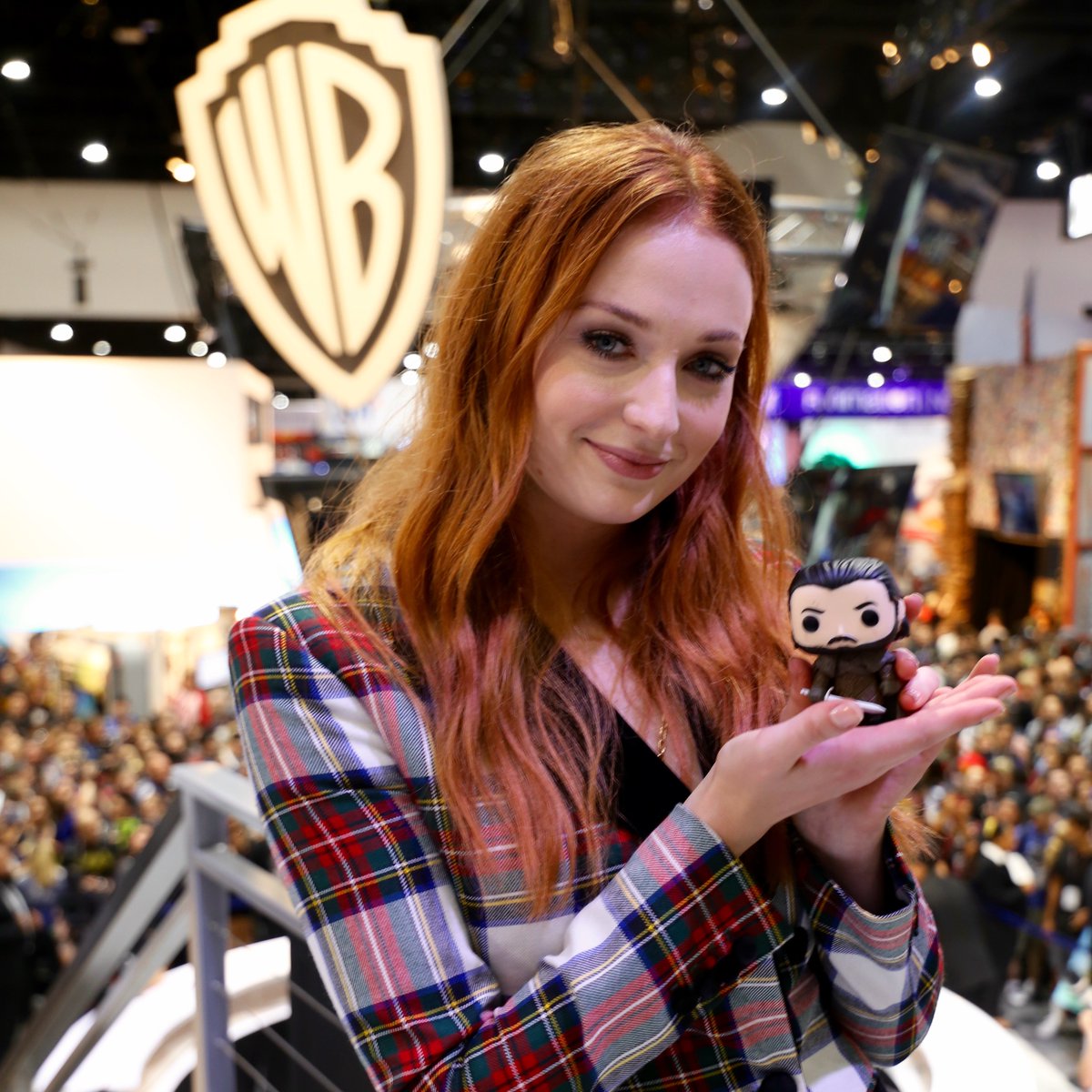 GameOfThrones's tweet image. "No one can protect me. No one can protect anyone.” 
@SophieT holds #JonSnow at the #SDCC2017 autograph signing. #GoTSDCC