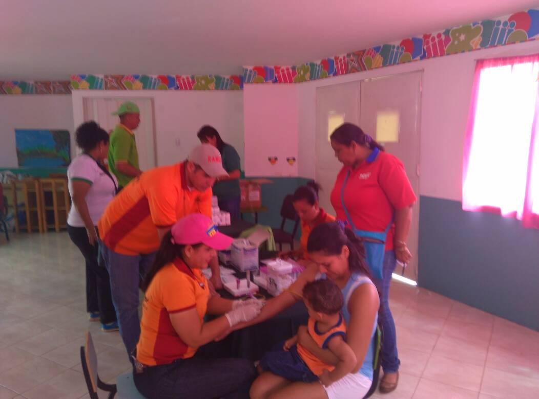 NoticiasCbo's tweet photo. #Hoy nuestra Primera Dama @NidiaDeRangel llevó la Ruta de la  Salud al Eje Core 8 #Caroní. Seguimos garantizando bienestar social al pueblo https://t.co/wahFgJB0TU
