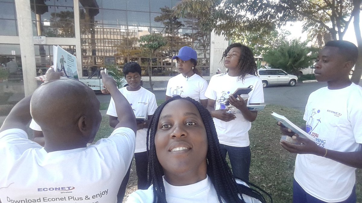 bevraa's tweet photo. Zero roaming charges on #Econetplus. Yes, you heard right! Download it now and enjoy local tariffs whilst roaming @clyme @Roadport 👌👌👌👌👌 https://t.co/r7LyexpDyK