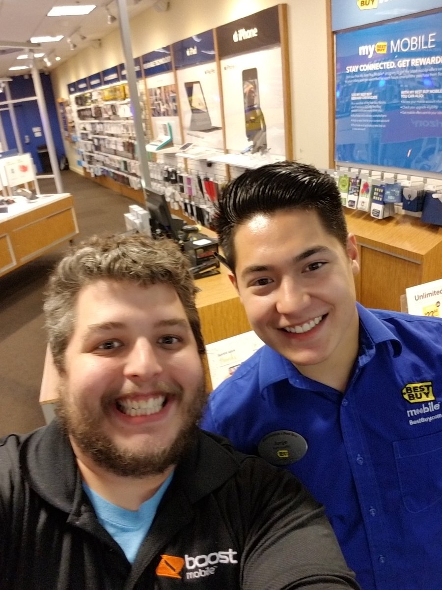 nicholas_mclain's tweet photo. Sprint is saying Thanks! At BBY 2521! Save up to $400 on the Galaxy S8+ this weekend! @BigNealC @GregPost11 #NRSamsungSprintSaysThanks https://t.co/oX2er79OVW