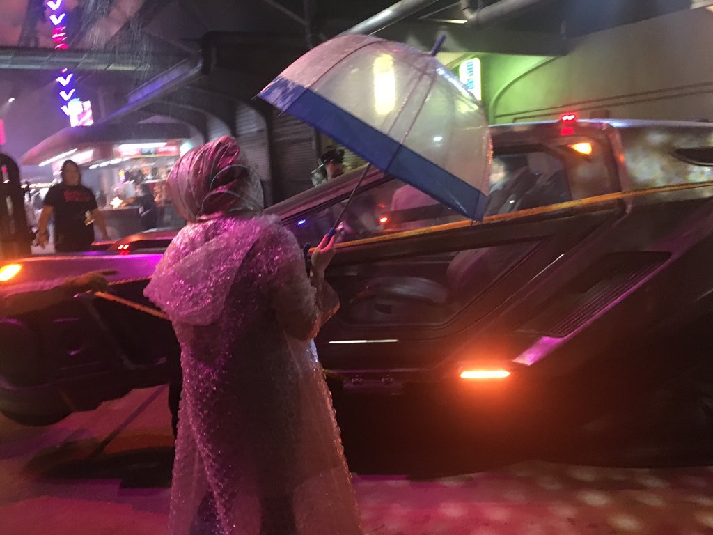 MrAndrewFish's tweet photo. In pursuit, cruiser down, trouble with the authorities #BladeRunner2049 #SDCC2017 https://t.co/D8Sp2RN9Cm