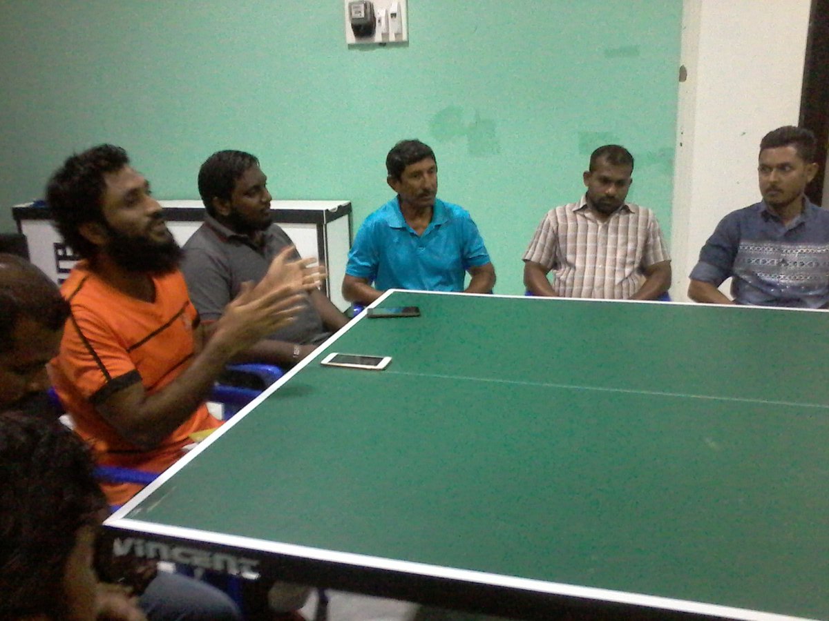 husenr_7's tweet photo. #HappsNow
Raa.Meedhoo ge Ekuveri Club issverinnaa Defense minister @Adamshareefz adhi #PPMTeam in badhalu kohllevvun.
#Vote4PPM https://t.co/By4vJWWXrV