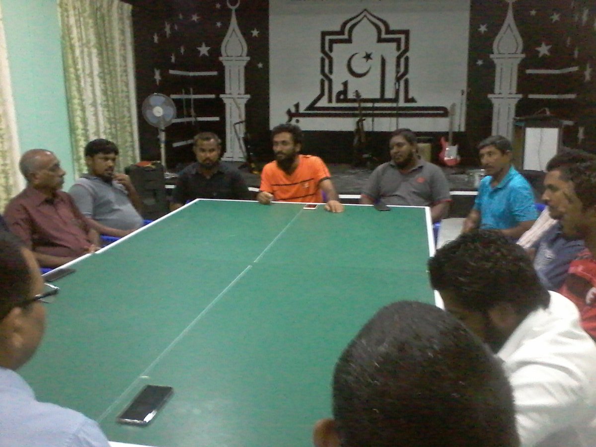 husenr_7's tweet photo. #HappsNow
Raa.Meedhoo ge Ekuveri Club issverinnaa Defense minister @Adamshareefz adhi #PPMTeam in badhalu kohllevvun.
#Vote4PPM https://t.co/By4vJWWXrV