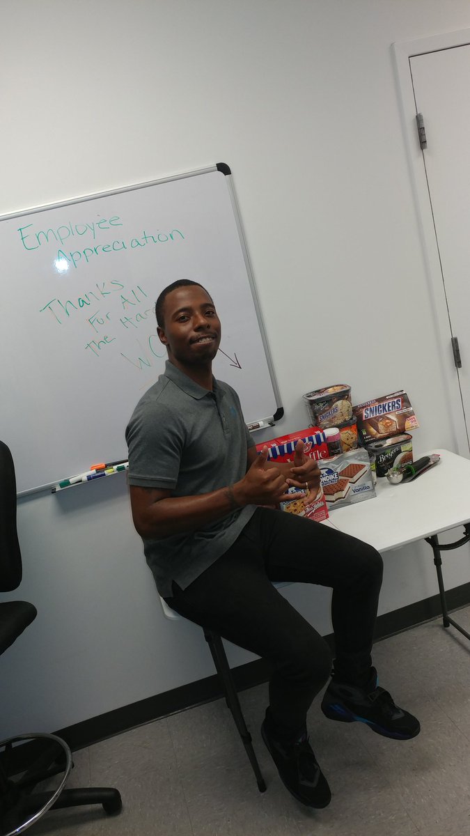 TeamMidway's tweet photo. Happy employee apprieation day from team MIDWAY!!!! @TeamMidway @TeamBrasby @DEgrowingstrong https://t.co/VxcxA8adx9