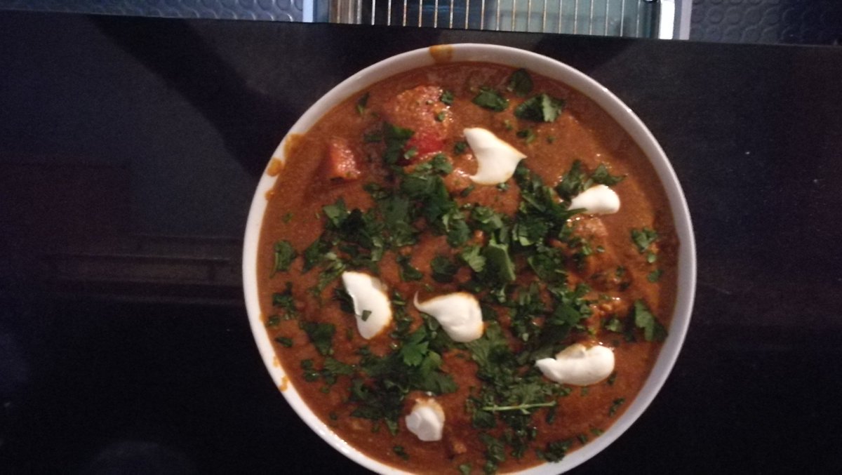 IMMortgage's tweet photo. @TheCurryGuy a pile of fresh made naan and Lamb Rogan Josh https://t.co/jput78PreU