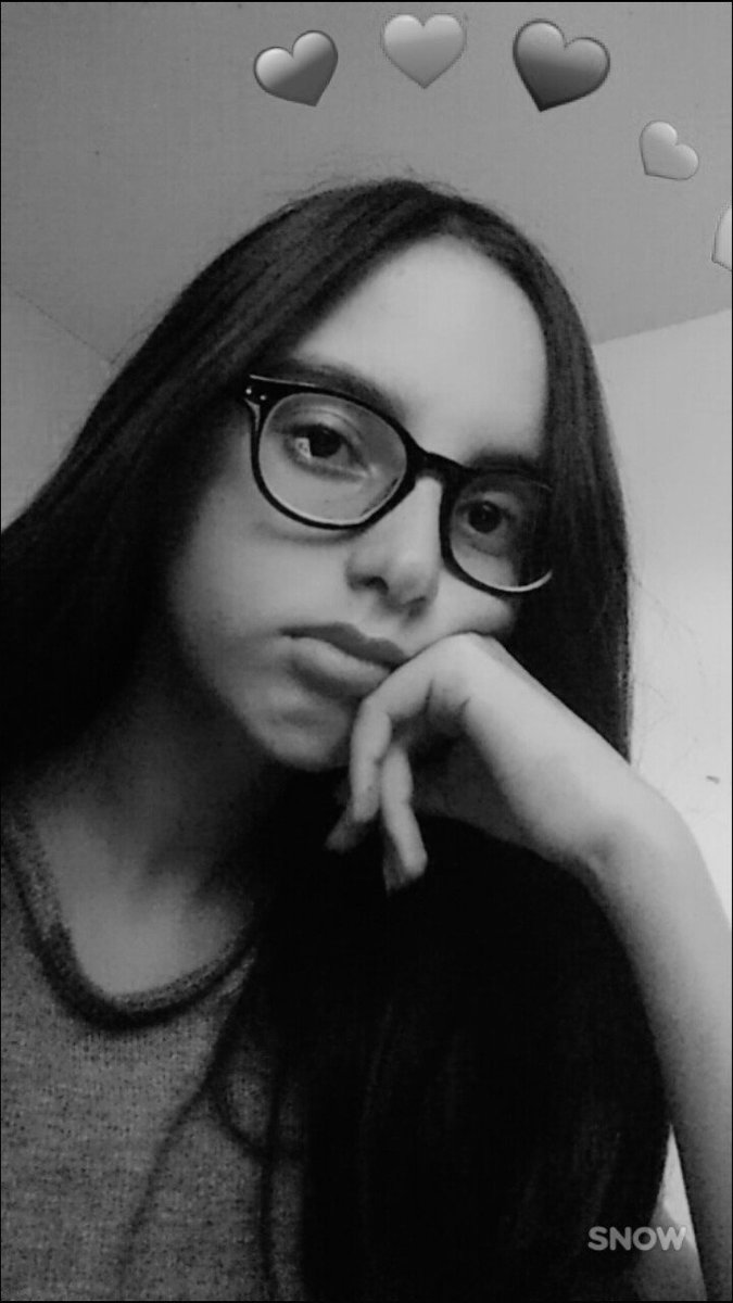 exoeIite's tweet photo. i got a new pair of glasses!!! https://t.co/58mZnHUE7i