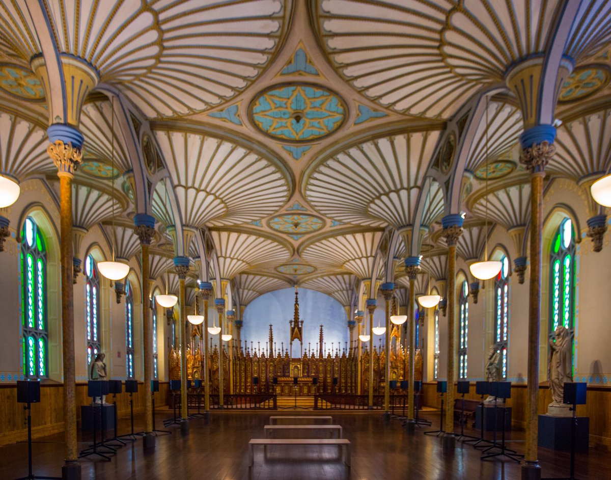 rolandbastphoto's tweet photo. The Chapel, National Gallery of Canada! Have you ever been inside? I had shivers when the singers started, 40 speakers with 40 voices! https://t.co/8BATUmWldT