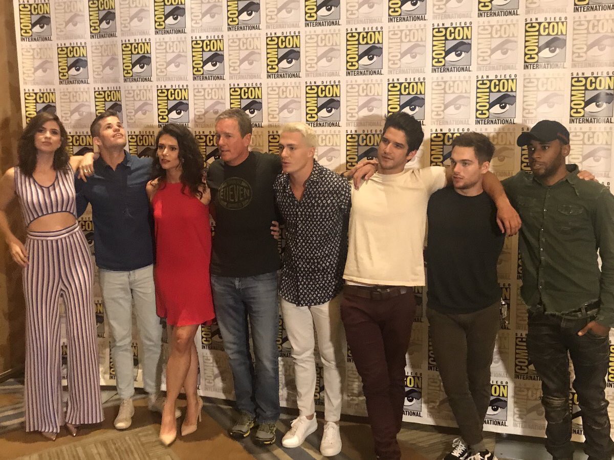 TylerPosey_FR's tweet photo. #NEW #PHOTOS | @tylergposey at the "San Diego Comic Con" today with the teen wolf cast in the press room [21/07/17] https://t.co/sJXQQHNYsT