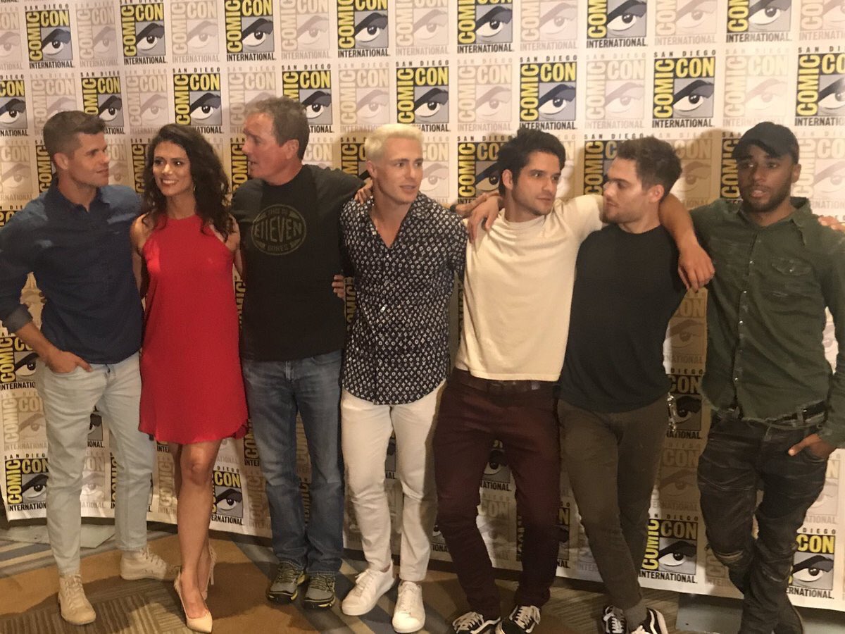 TylerPosey_FR's tweet photo. #NEW #PHOTOS | @tylergposey at the "San Diego Comic Con" today with the teen wolf cast in the press room [21/07/17] https://t.co/sJXQQHNYsT