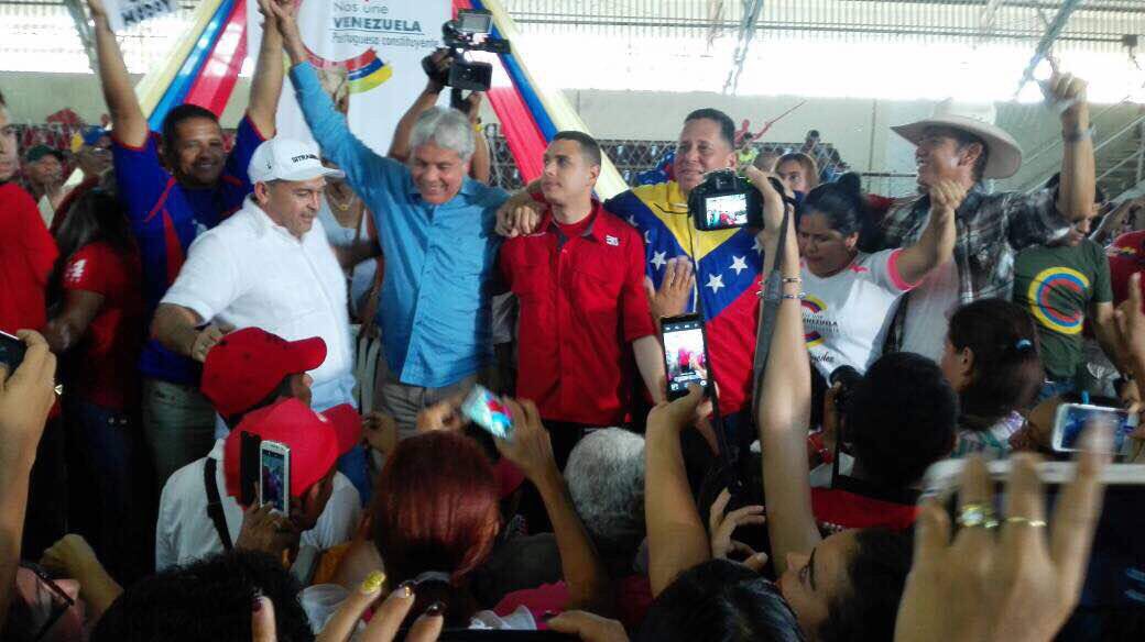 torrealbaf's tweet photo. Presentación de Candidatos en el municipio Páez Edo. Portuguesa #VenezuelaVotaEn9Días #DeNuevoCarnetDeLaPatria @NicolasMaduro https://t.co/Gw59chioQt