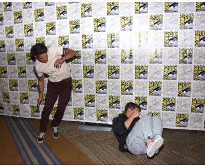 TylerPosey_FR's tweet photo. #NEW #PHOTOS | @tylergposey at the "San Diego Comic Con" today with the teen wolf cast in the press room [21/07/17] https://t.co/1YZLLSdvPT