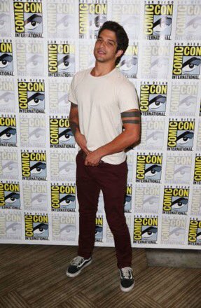 TylerPosey_FR's tweet photo. #NEW #PHOTOS | @tylergposey at the "San Diego Comic Con" today with the teen wolf cast in the press room [21/07/17] https://t.co/ZXaN23vbyR