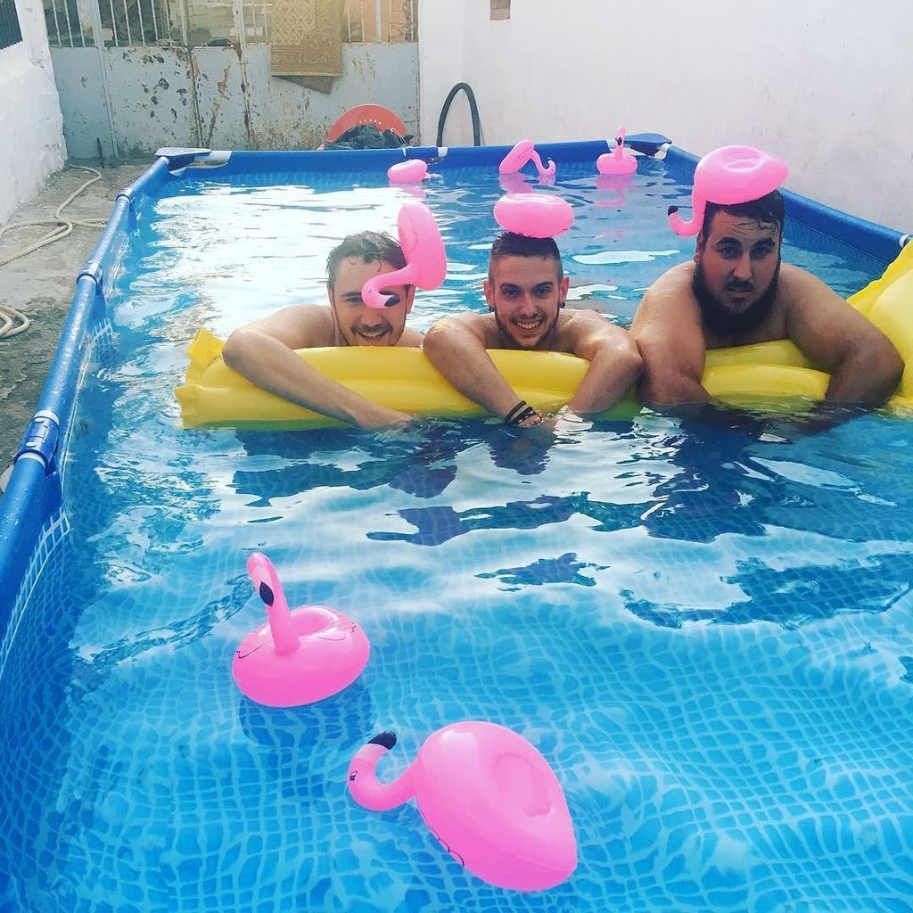Salii09's tweet photo. Bañito rico!!! #bigbrother @jresa20 @agroborru !! https://t.co/b8sBz8CDfW
