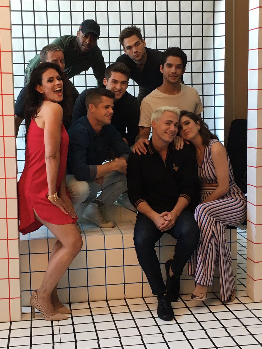 TylerPosey_FR's tweet photo. #NEW #PHOTOS | @tylergposey at the "San Diego Comic Con" today in the press room [21/07/17] https://t.co/rQEzc1Qa0H