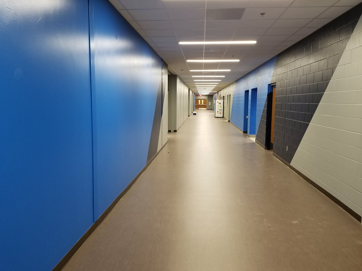 ADNovacekOPS233's tweet photo. Nice to have some school colors in the athletic corridor! #RoyalSilverNavy #OwlPower #OwlUp https://t.co/YQVLScHOfZ
