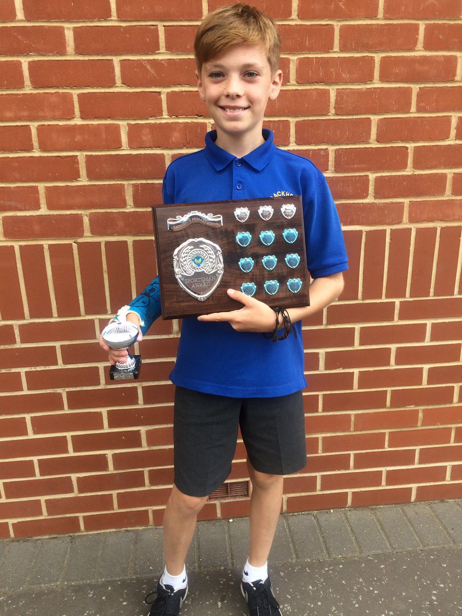 potto76's tweet photo. Last day at primary school and awarded sportsman of the year. #emoshe https://t.co/sMW4Ixyrg7