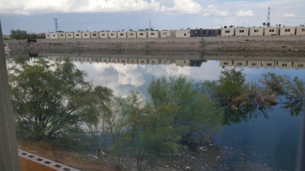 COscar79's tweet photo. @MunicipioJuarez alguien del municipio se encarga de limpiar los vasos de captacion? https://t.co/JqOuS6jYPA