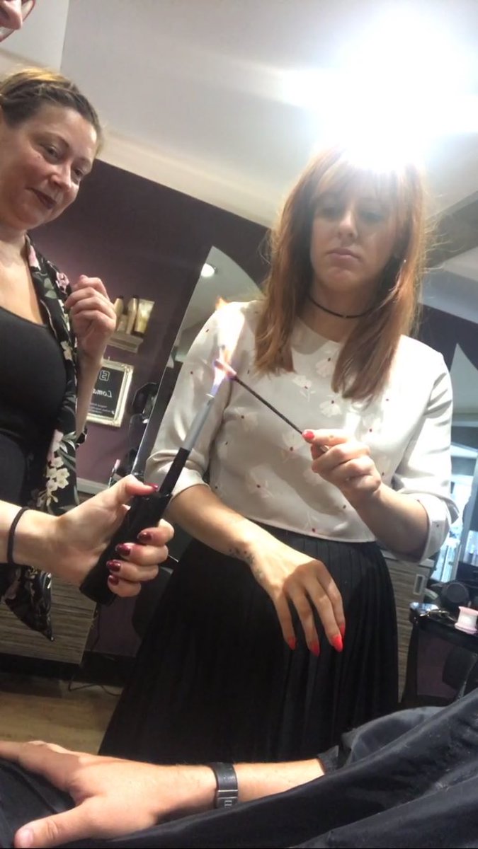 r8hugs's tweet photo. The @gorlestonfc players in for a treat with their @Fusionhair1 sponsorship. #BarberService from @heidi_blake today. #Threading #HotEars https://t.co/KboEntQGej