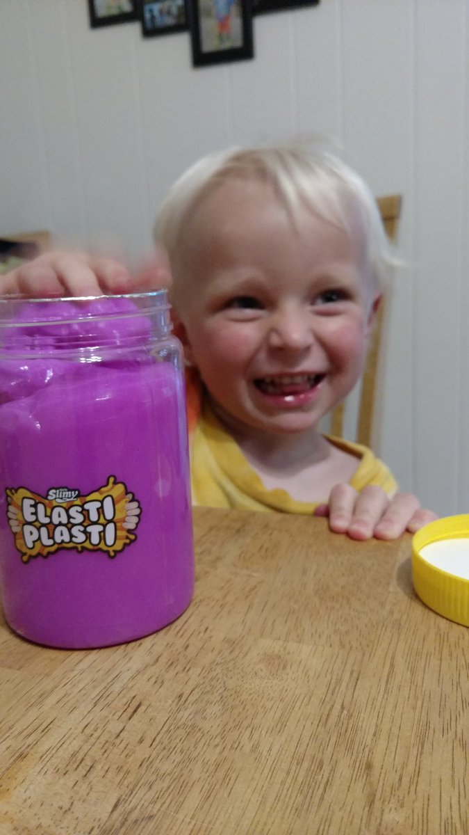 bethaknee112's tweet photo. Kids loving slime time #tryazon #ORBSlimeTime So much fun! https://t.co/A179AGVPwG