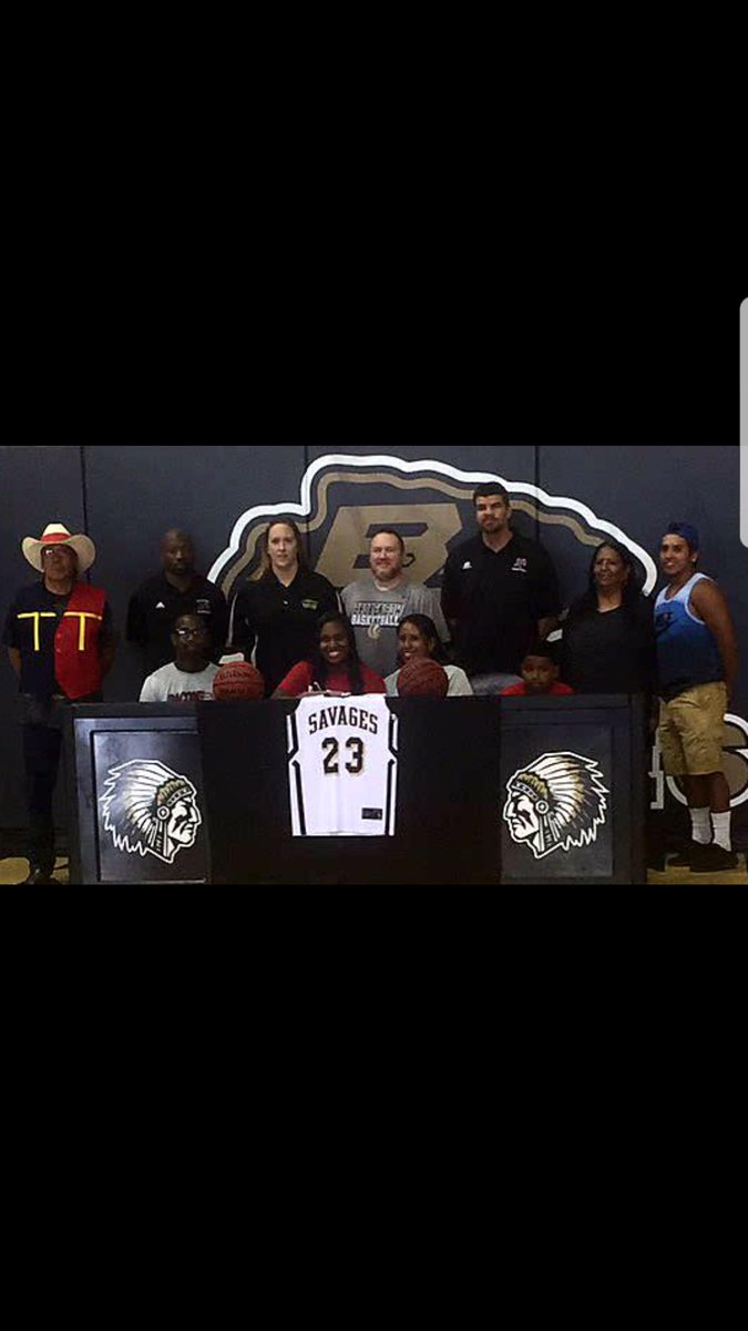 BBLadySavages's tweet photo. Congrats to Jasmine Cooks on signing to play basketball at Bacone University!!
#Jazzy23#Bacone https://t.co/8ZX59vJ7Gi