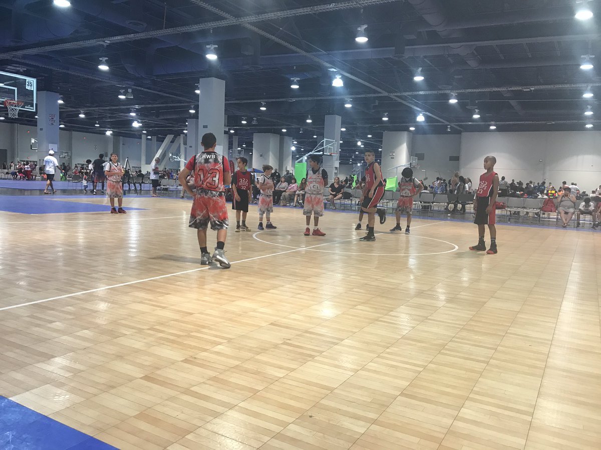 323hoops's tweet photo. Great first win #323hoops #jamonit #granfinale #basketball #nike #jordan https://t.co/1BU96IVRa5