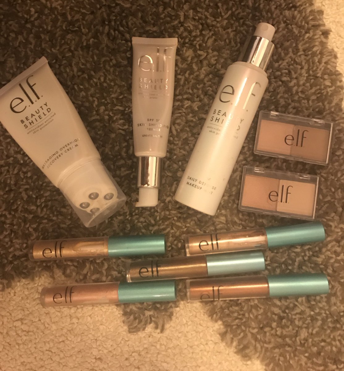MeaganZPetrone's tweet photo. @elfcosmetics my #elfcosemetics #currentobsessions in 📸 you guys are killin' it #makeupJunkie #beautyshield #aquabeauty #bestfriendduo https://t.co/gQ8ikCchLM