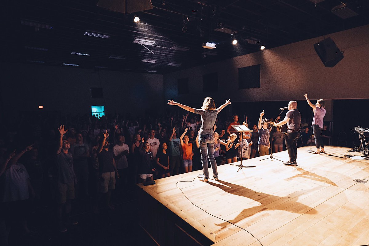 HarvestPhoenix's tweet photo. We are excited for a great weekend as we celebrate all that God did in the lives of our students at Converge '17. Join us! https://t.co/xcjZQLPrxI