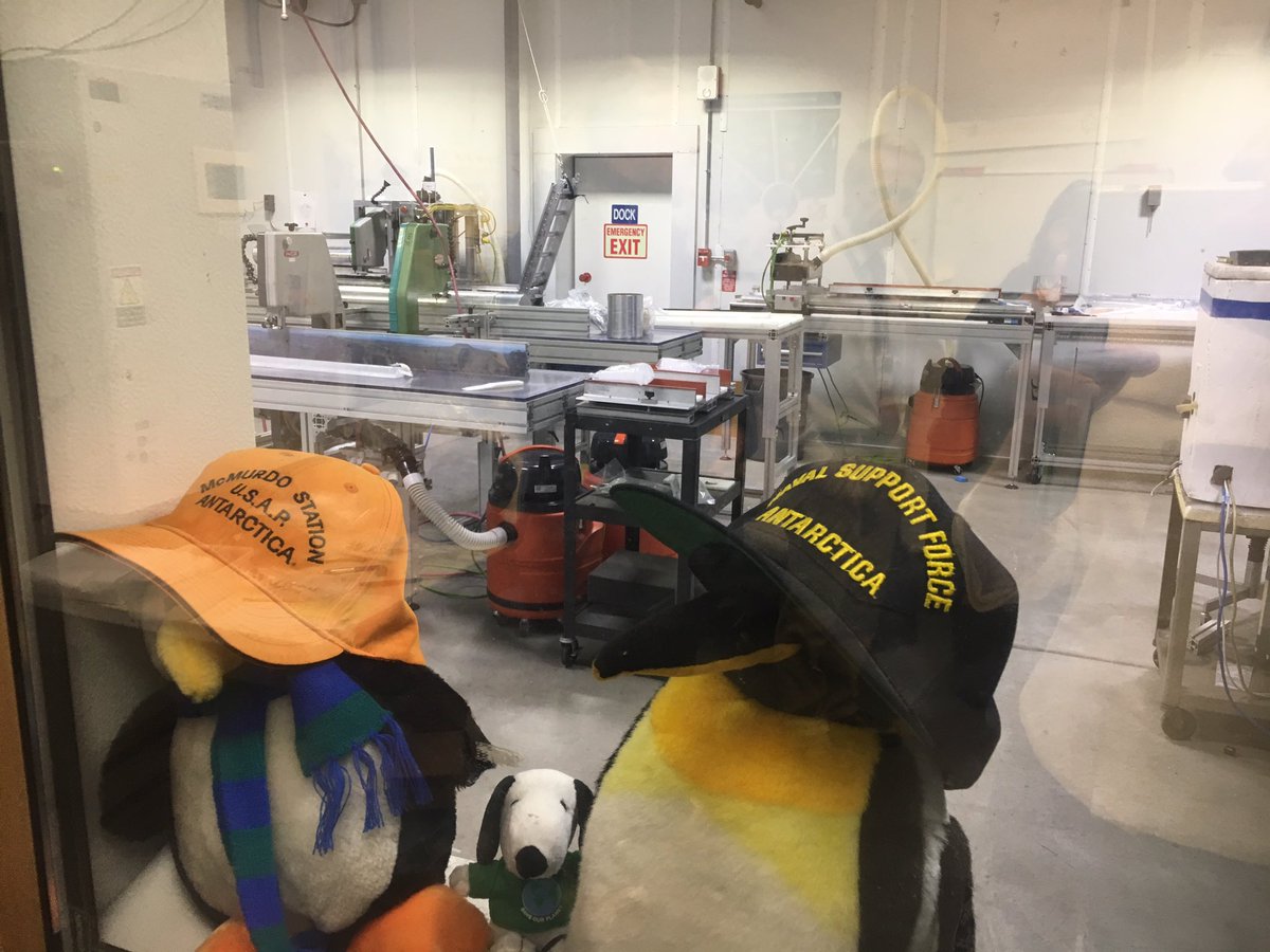 SecretaryZinke's tweet photo. Really cool (literally) visit to the National Ice Core Lab w/ @USGS. Their oldest sample is 420k years old. Room was 36 below zero! https://t.co/oM2sL3nEzC
