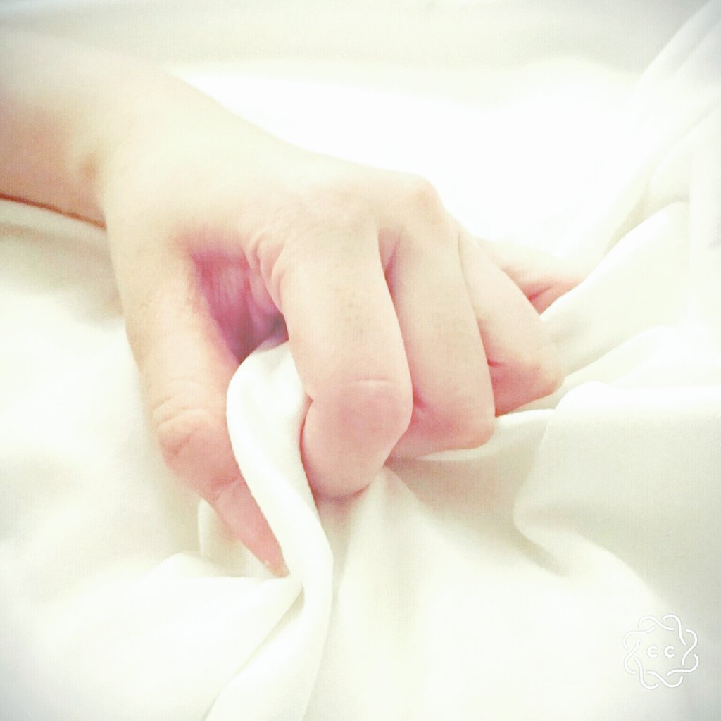 無糖 攻めから与えられる快感が凄すぎて思わずシーツを握り締めちゃう受けの手 の描写が好きなんです伝われこの想い 無糖 攻めから与えられる快感が凄すぎて思わずシーツを握り締めちゃう受けの手 の描写が好きなんです伝われこの想い