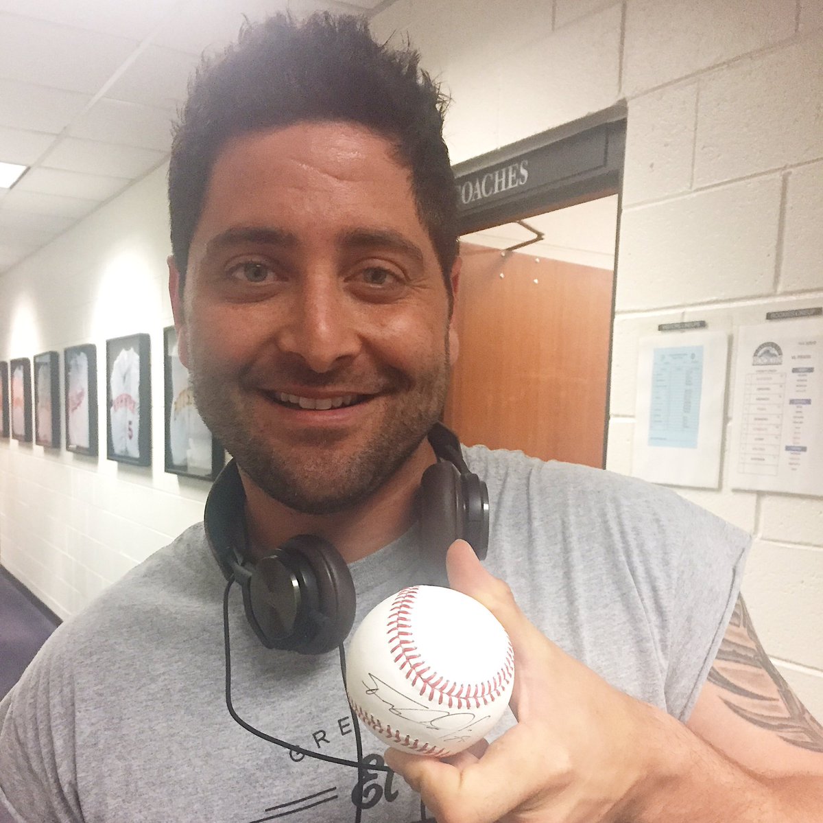 Pirates's tweet photo. RETWEET THIS for a chance to win a SIGNED baseball from your Player of the Series, Francisco Cervelli! ⚾️ #BucsPlays https://t.co/wyu5m6ixnn