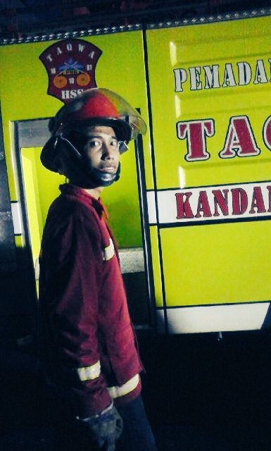 AAM_FireRescue's tweet photo. Kebakaran td mlm di wilayah Pasar Rantau. https://t.co/hBKHcDydGc