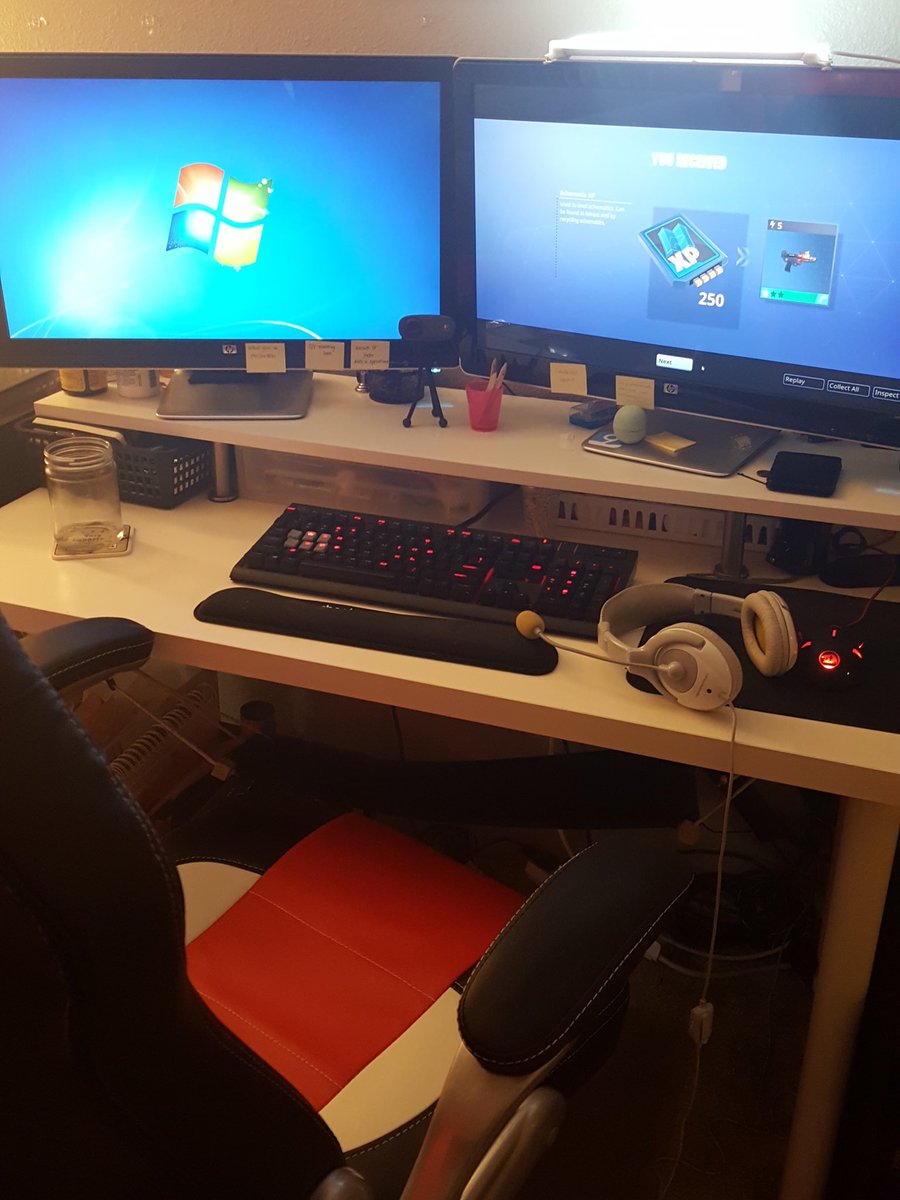 pixies209's tweet photo. New chair! I'd play all daaaaaay 😂 #fortnitegame #epicgames #PCGaming #newdigs https://t.co/XxzchJLgQ2