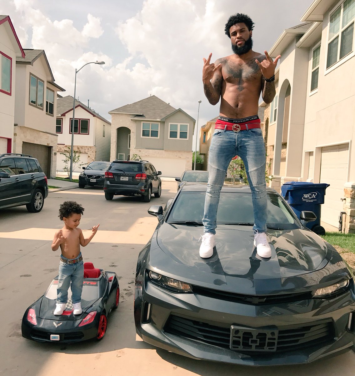 Chrissails_'s tweet photo. The love I have for my son is indescribable! Love you Chris jr! ❤️😭🤘🏽 IG:Chrissails_ https://t.co/3uEfGnb9mv