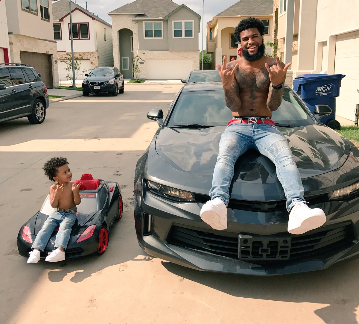 Chrissails_'s tweet photo. The love I have for my son is indescribable! Love you Chris jr! ❤️😭🤘🏽 IG:Chrissails_ https://t.co/3uEfGnb9mv