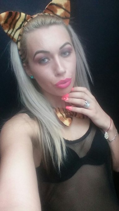 #FridayFeeling #camgirls https://t.co/kOw8bkpTa1<a href="/tag/fridayfeeling"class="tags">#FridayFeeling</a><a href="/tag/camgirls"class="tags">#camgirls</a>