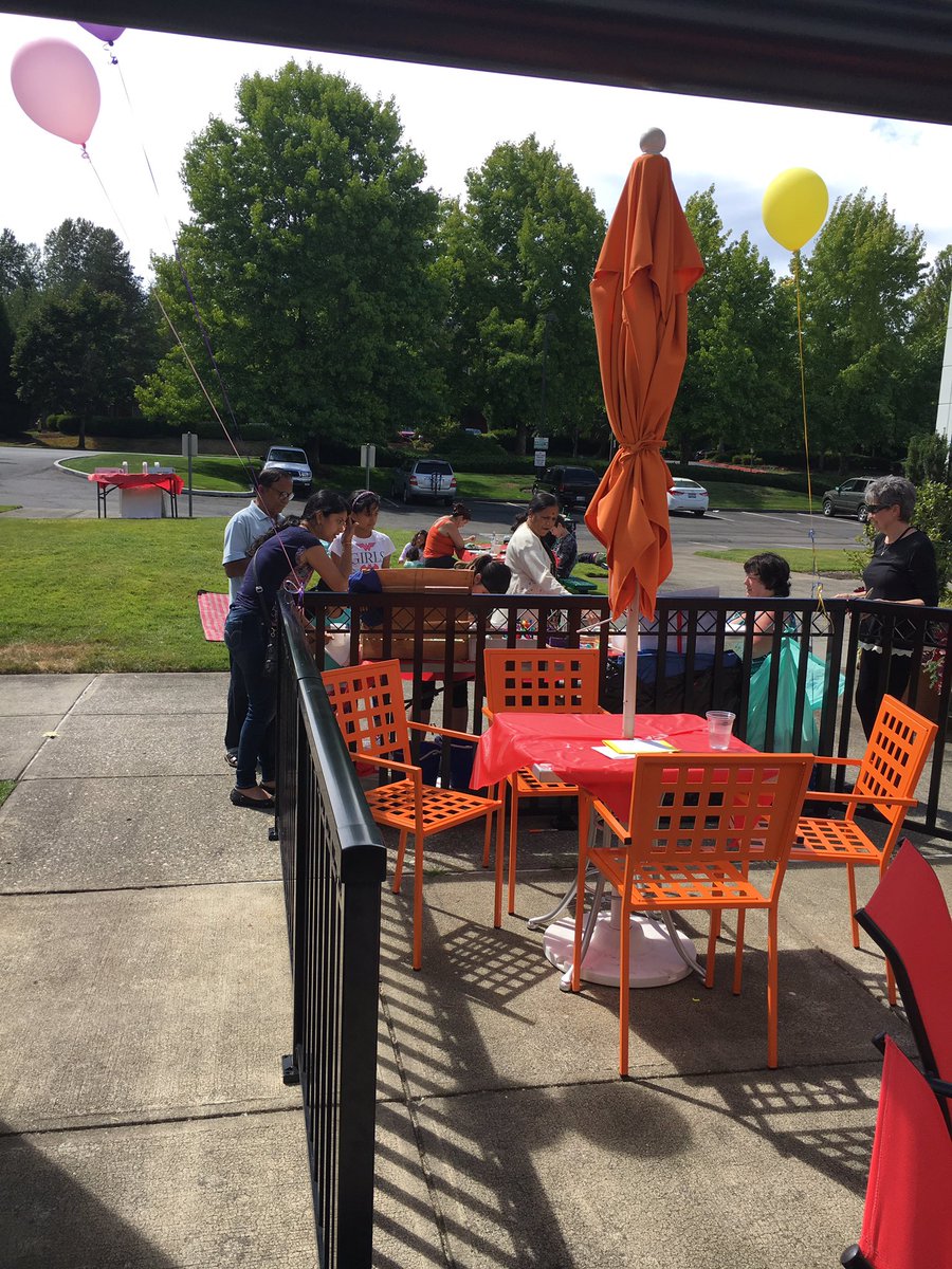 SaltedGrape's tweet photo. Celebrating 1 year with #bothellrocks at the Salted Grape Cafe until 7pm https://t.co/Rj9QNRBi82
